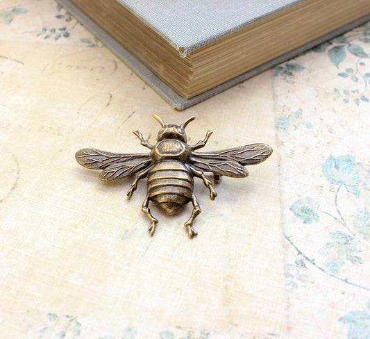 Pin: Antique Brass Bee